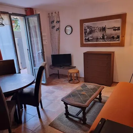 Apartment Superbe T2 Dans Le Quartier Des Peintres, Au Calme, Confort, A Deux Pas Des Plages, Clim Et Wifi Collioure